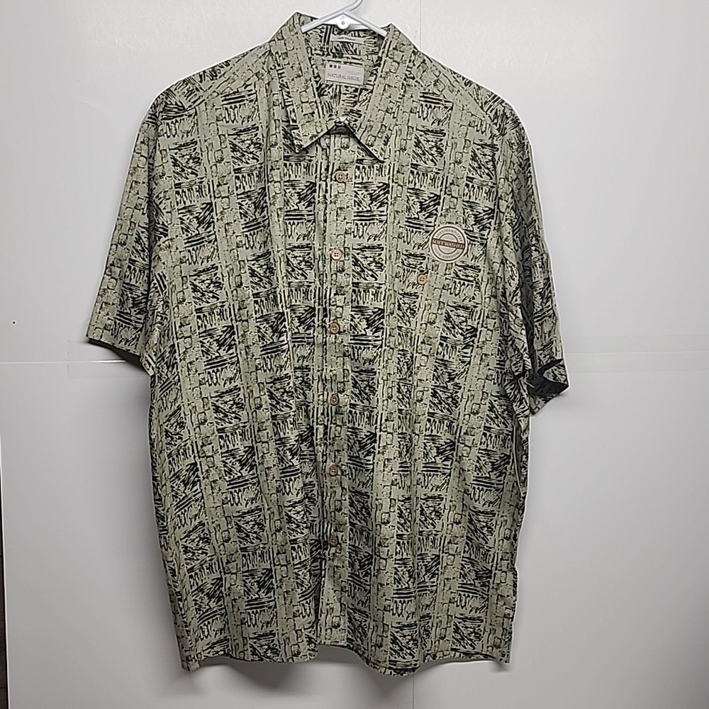 Natural Issue soft washed handsome green short sleeve button-down shirt